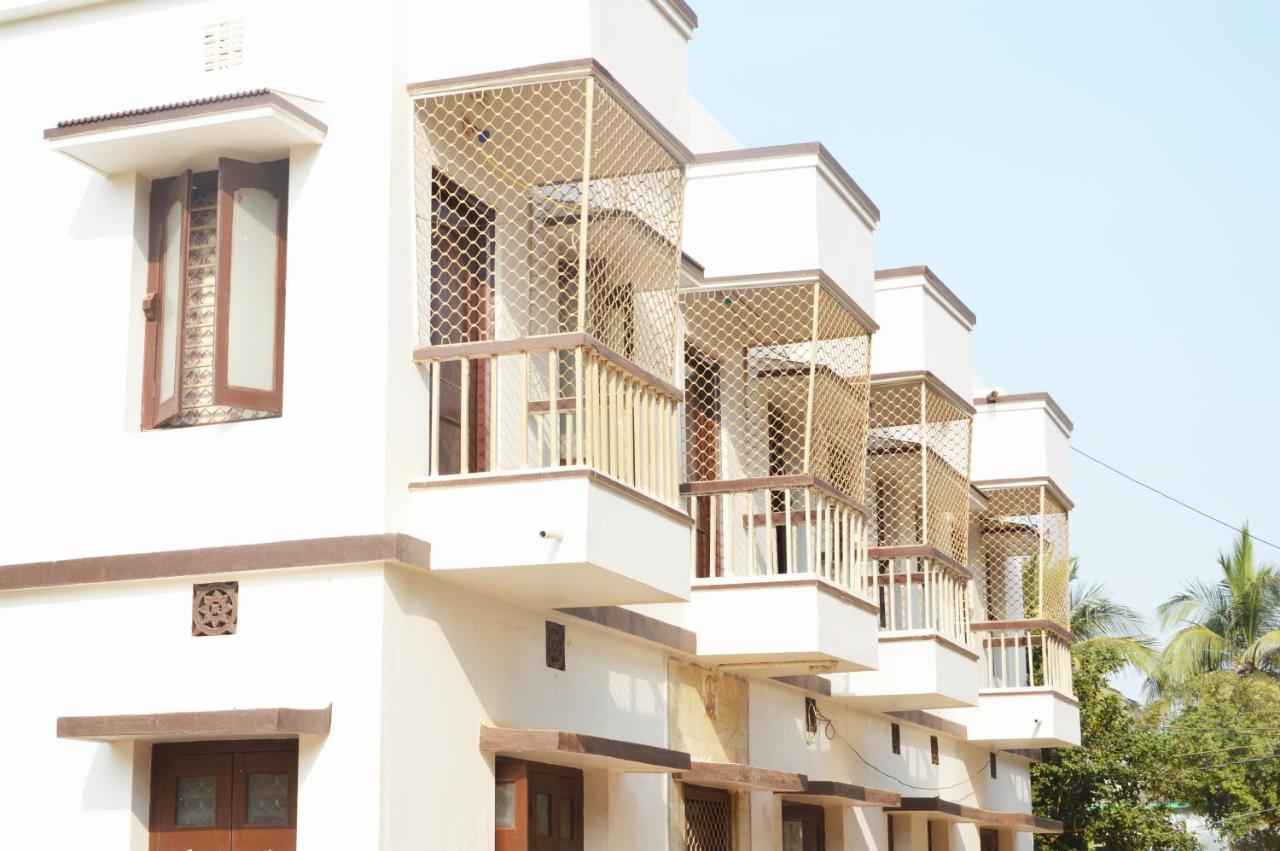 Hotel Radha Krishna Puri Exterior foto