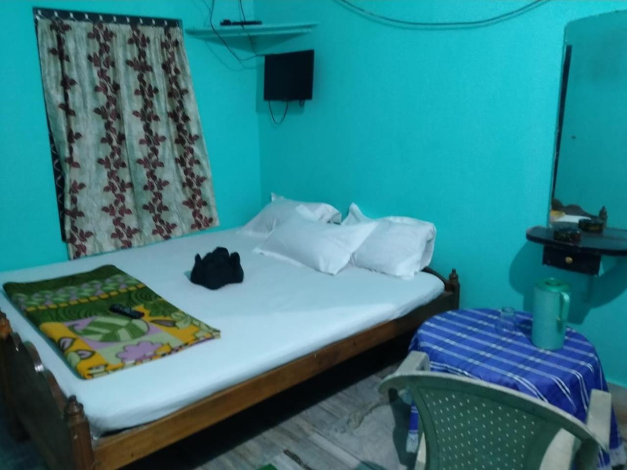 Hotel Radha Krishna Puri Exterior foto